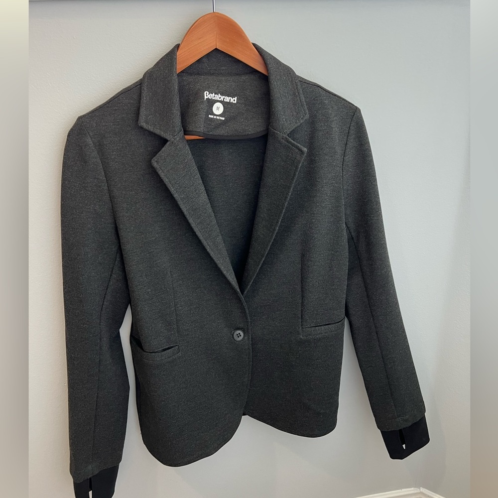 Blazer that feels like a sweatshirt! (Charcoal heather grey)